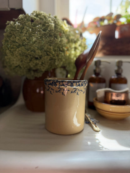 Vintage Stoneware Roseville Ohio Crock