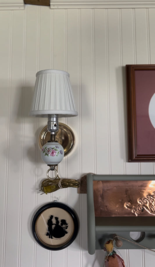 Vintage Floral Porcelain Plug-in Sconce