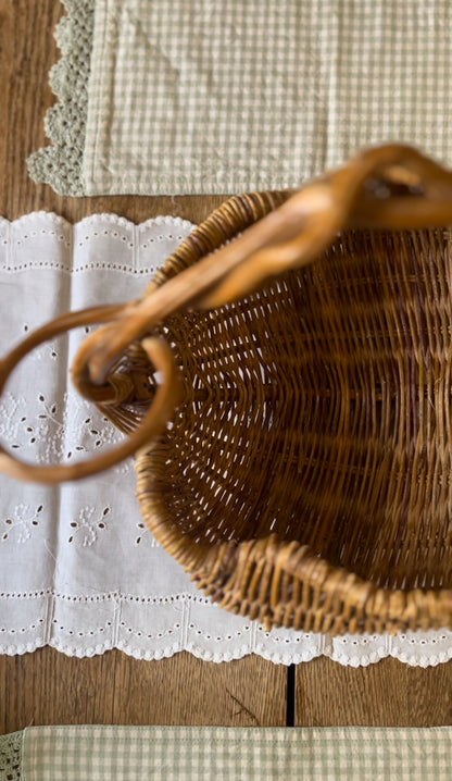 Woven Buttocks Basket