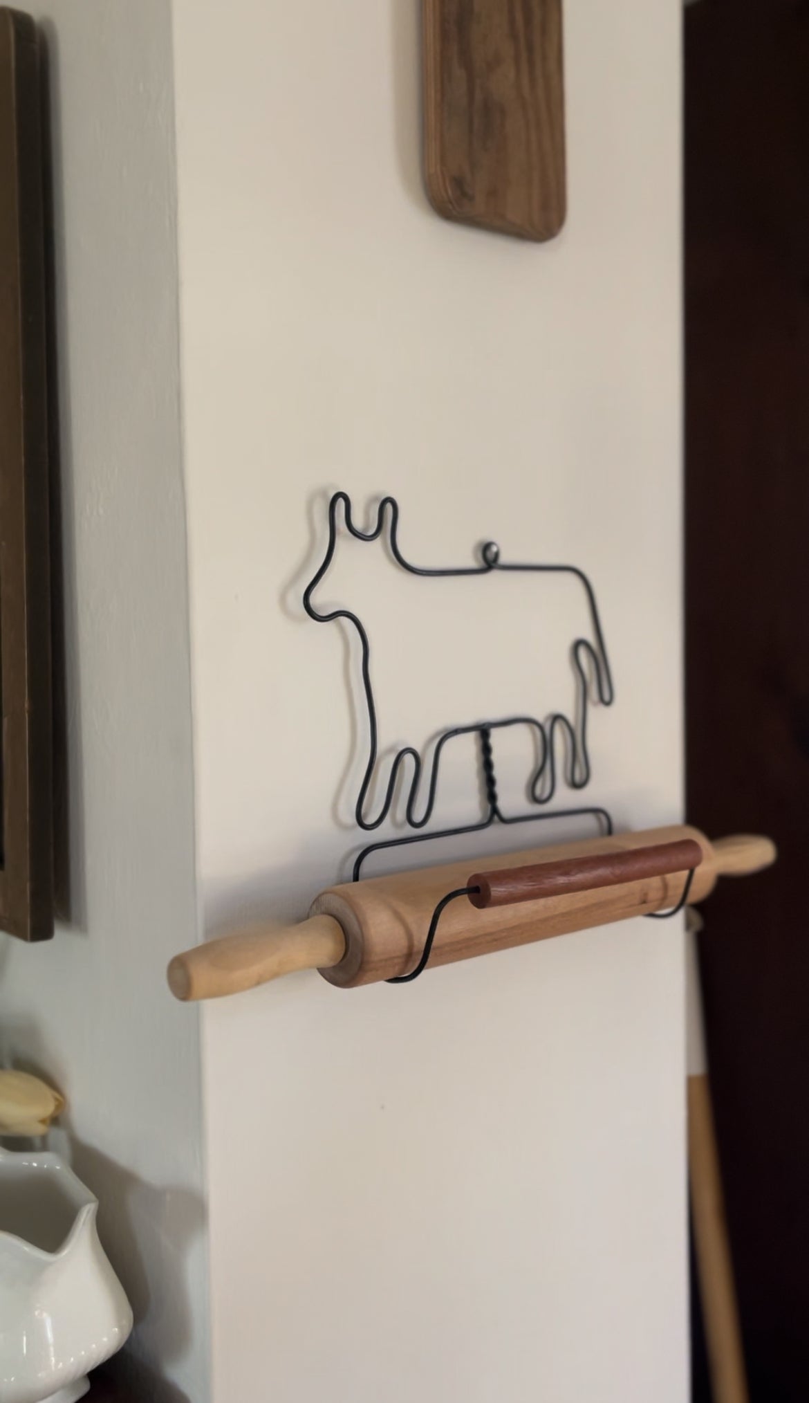 Cow-Shaped Twisted Wire Rolling Pin Holder (*rolling pin not included)