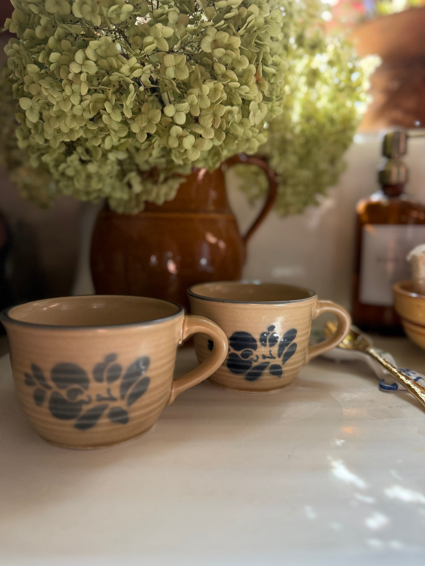 Set of 2 Pfaltzgraff Pottery Mugs made in the USA