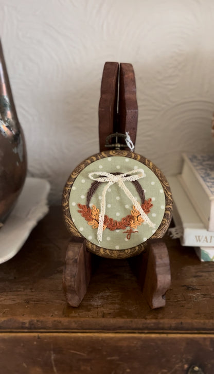 Small Grapevine Fall Wreath on Green Polka-dot Fabric Embroidery Magnet