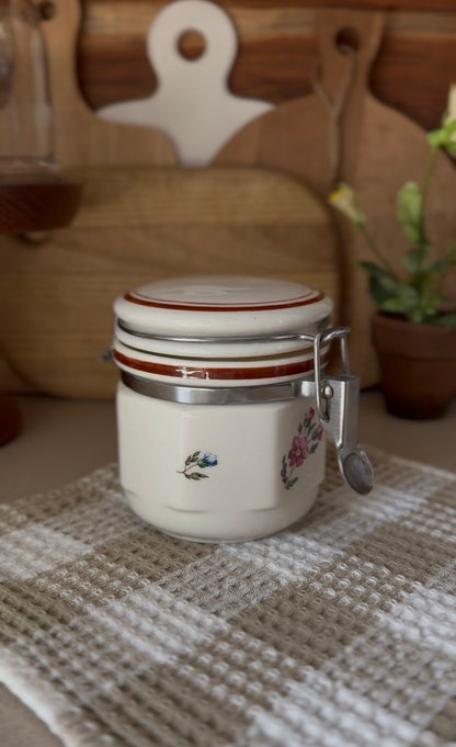 Small Cottage-Style Canister