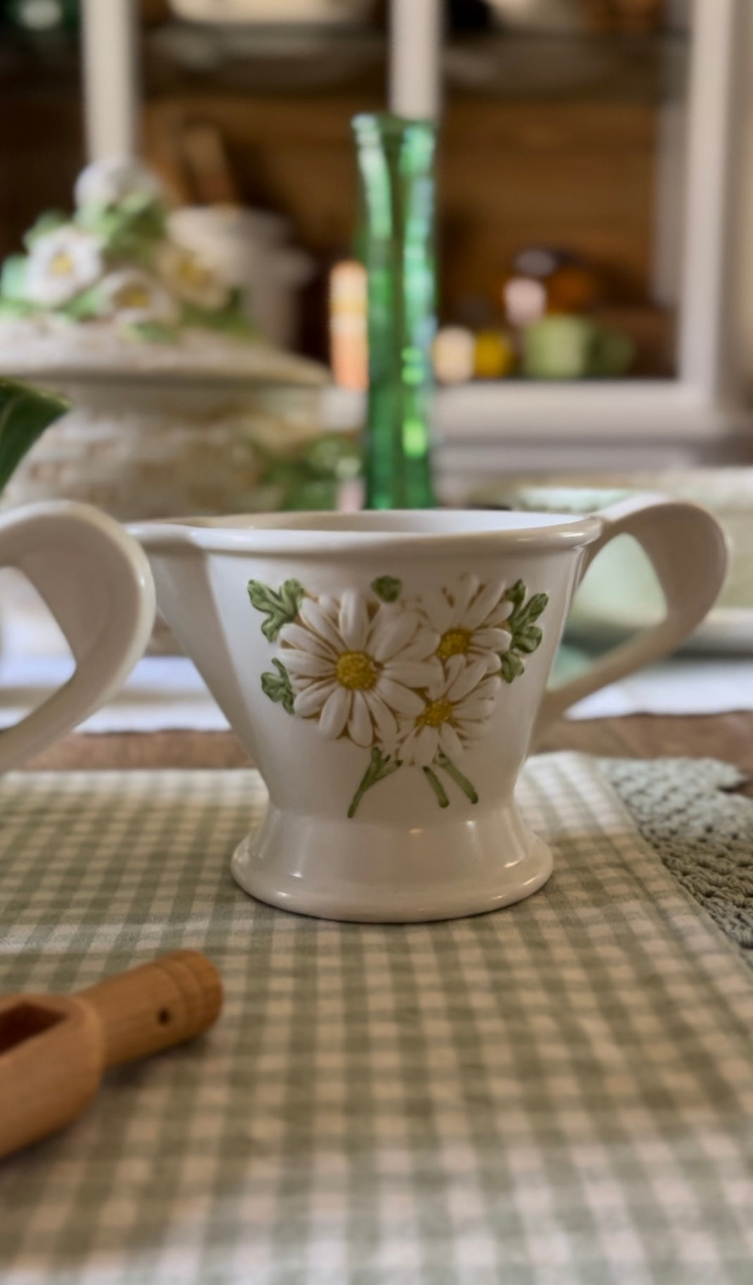 Daisy Sugar Dish and Creamer Set