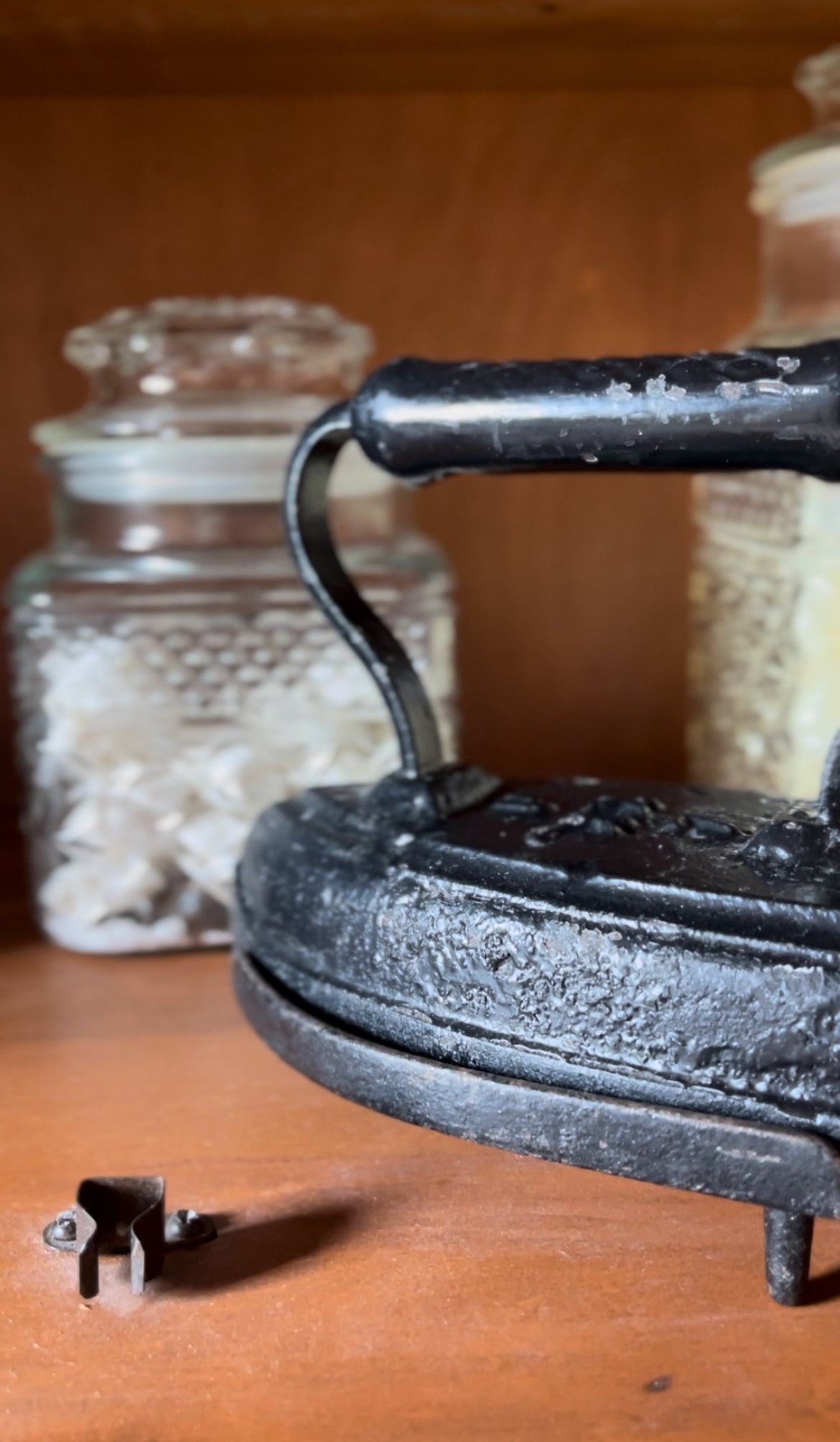Cast Iron Vintage Iron with Trivet Holder