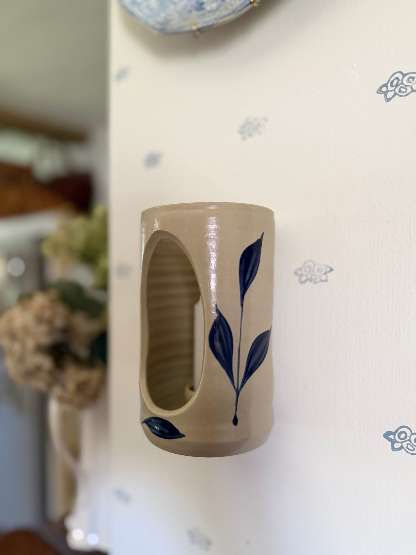 Williamsburg Pottery Sconce