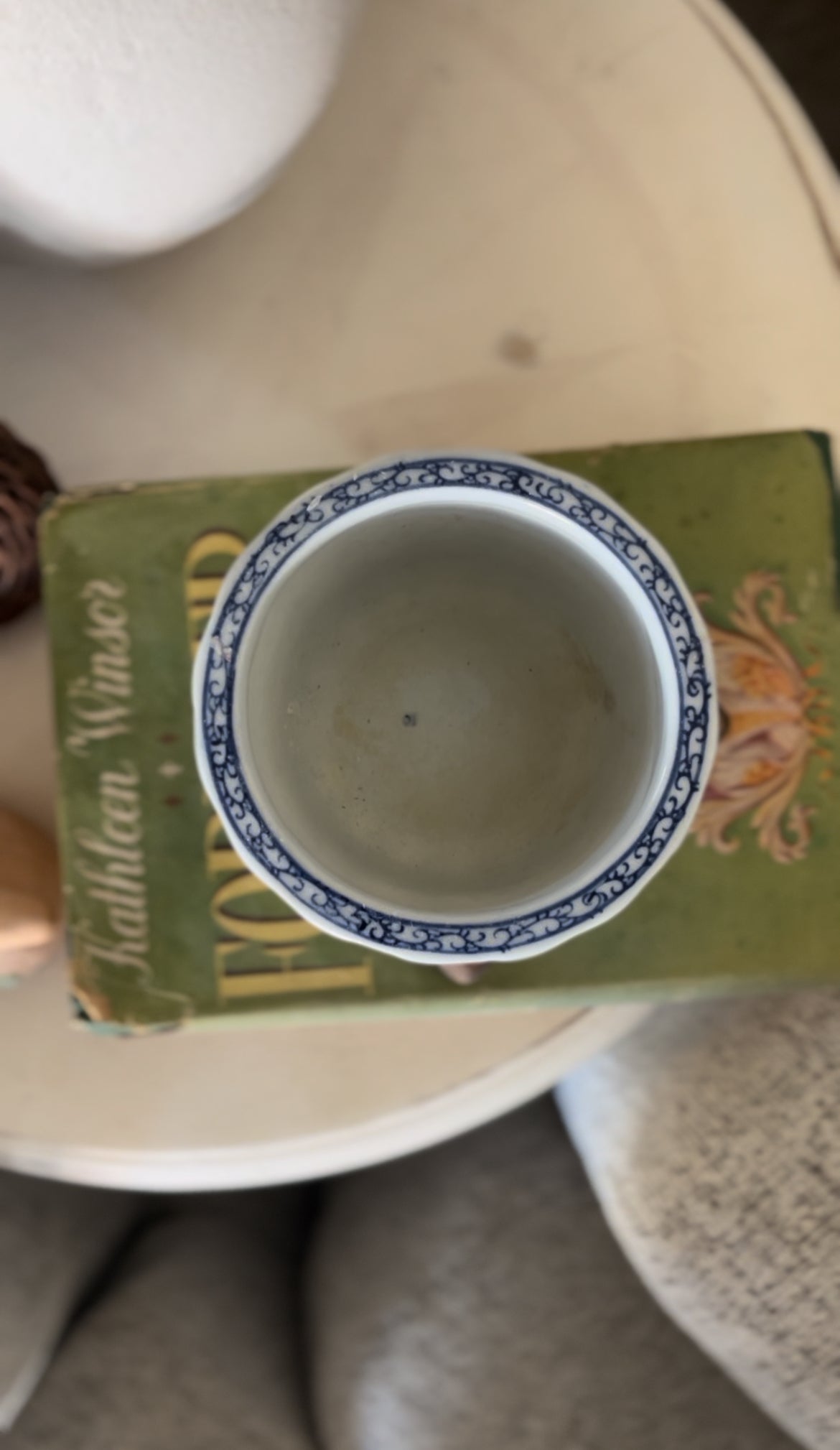 Small Chinoiserie Planter with Blue Butterfly Pattern
