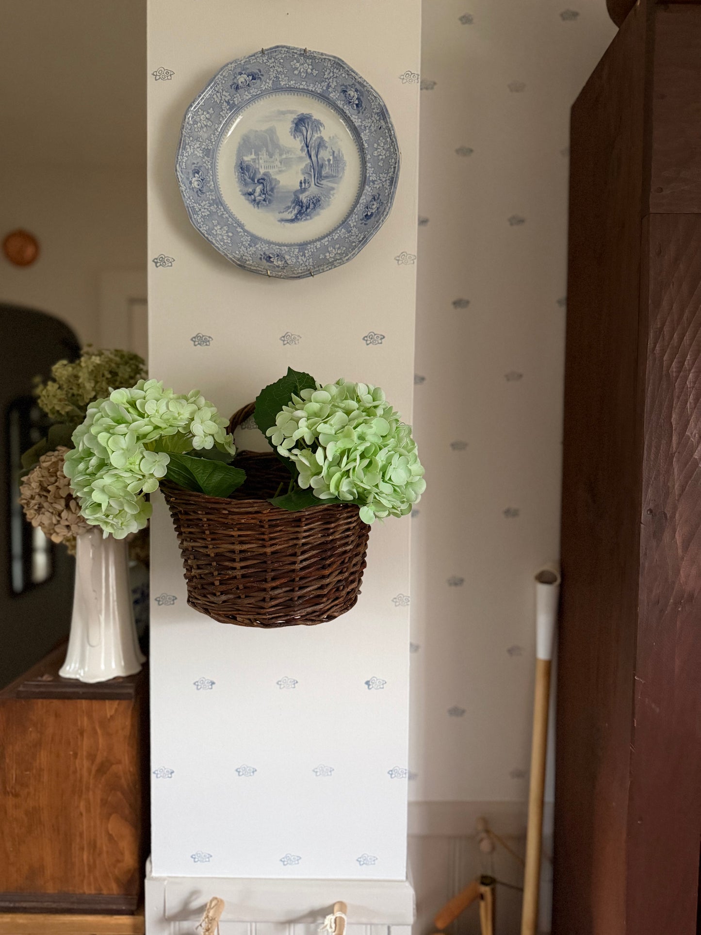 Handwoven Willow Wall Basket (flowers not included)