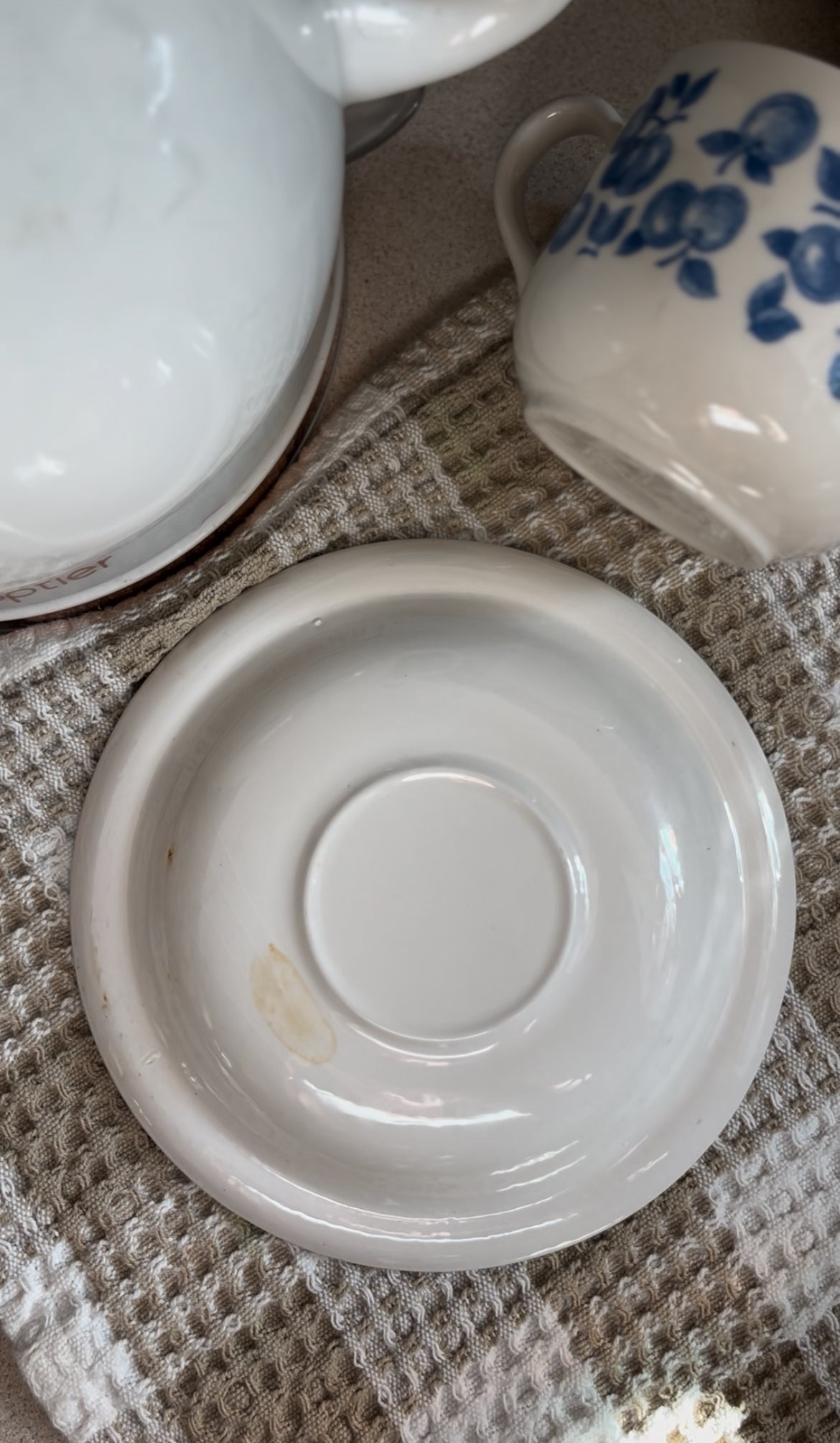 Set of 4 English Ironstone Tableware (EIT) Blueberry Patterned Teacups and Saucers made in England