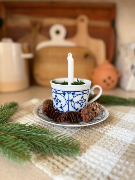 Baruether Indischblau Moss Candle Teacup and Saucer with Pinecones (6 available)